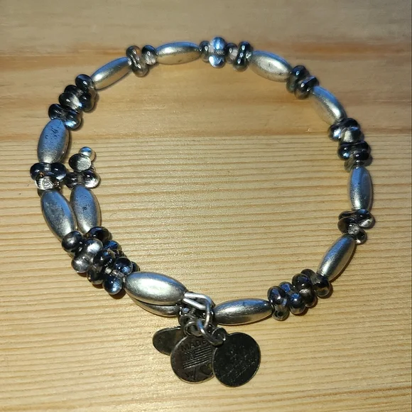 🎉2xHP🎉 NWOT Alex and Ani Vintage Sixty-Six Silver Gunmetal Bead Wrap Bracelet - Picture 4 of 4